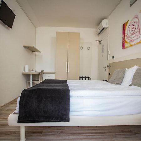 Hotel Villa Alberta Nago Екстериор снимка