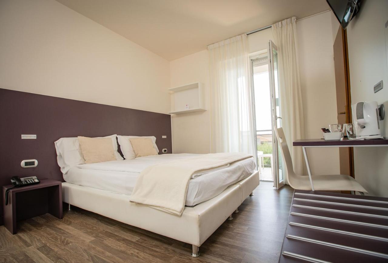 Hotel Villa Alberta Nago Екстериор снимка