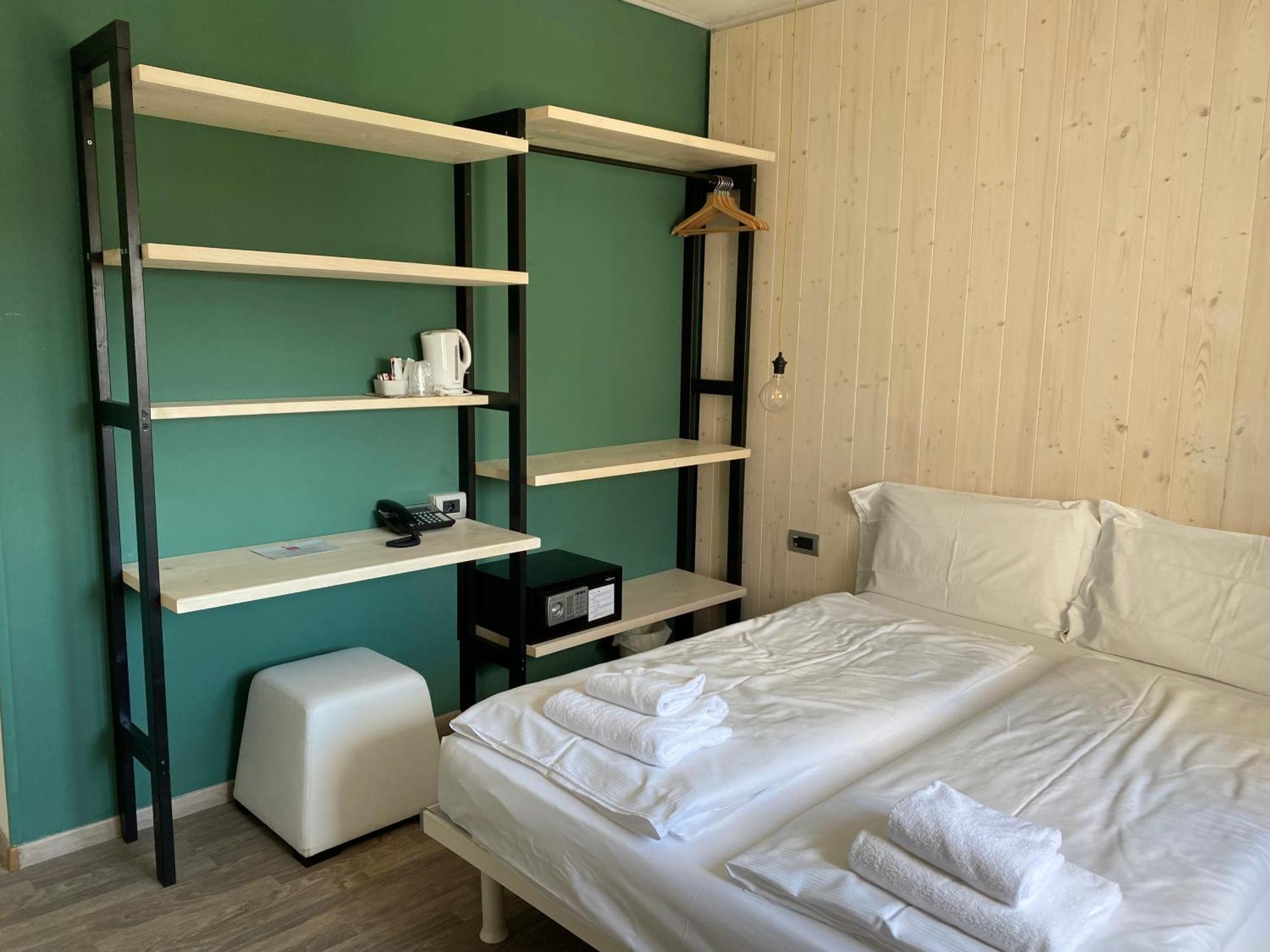 Hotel Villa Alberta Nago Екстериор снимка